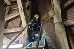 Beschwerliches Vorgehen im Inneren des Domes.