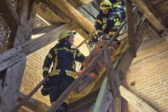 Rettung einer Peron über den Turm. Rettung einer Peron über den Turm.