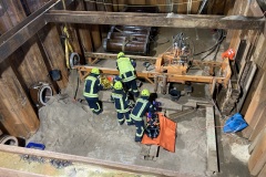 Rettungsmaßnahmen in der Baugrube.