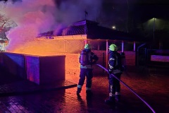 Löscharbeiten unter Atemschutz.