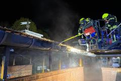 Auch die Drehleiter kam zum Einsatz.