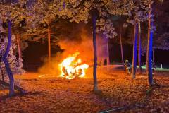 Verunfallter PKW in Vollbrand.