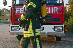 Die HuPF-Einsatzbekleidung für den Brandeinsatz und Innenangriff - sie schützt die Einsatzkräfte auch bei direkter Einwirkung von Feuer.