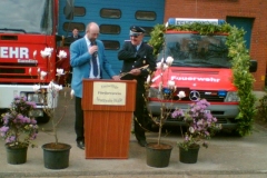 Schlüsselübergabe des vom Förderverein beschafften Mannschaftstransportfahrzeugs 2006
